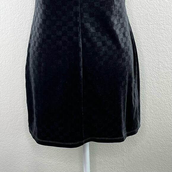 Elodie Dark Gray Pullover Velvet Checkered Spaghetti V-Neck Mini Dress Medium - Picture 9 of 13